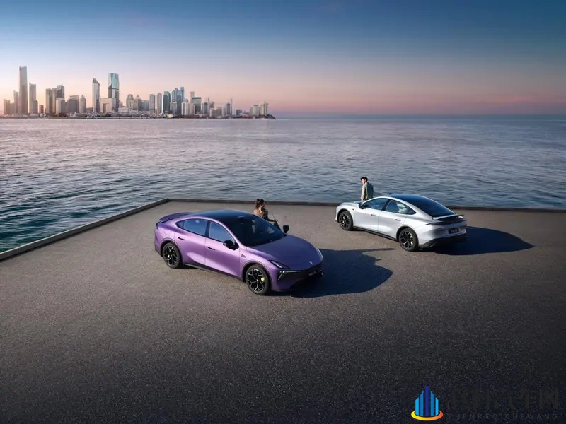 公路磁悬浮来了?深蓝L06预售13.99万起享超跑级驾控-1