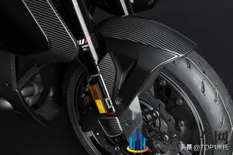 海外新车丨穿西装的超级公爵,巴博斯1400R上市,奔驰大G风格霸气-1