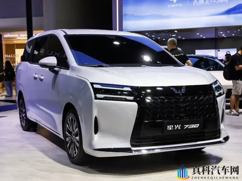 五菱星光730：双证在手，10万级MPV新宠-1