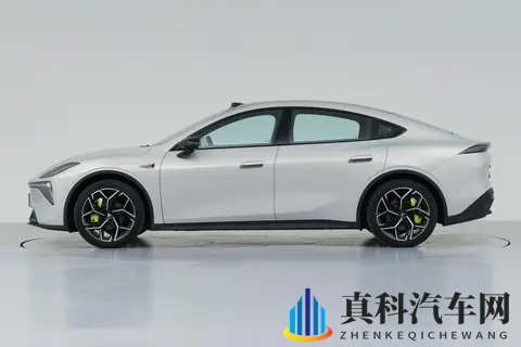 深蓝L06：中型轿车，智能好用、开起来顺手、家用舒服-3