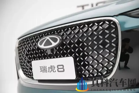 2种前脸+实用配置!瑞虎8硬刚新能源,燃油车还能打?-1