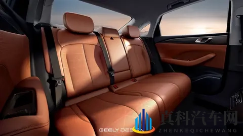 反向“电改油”?第五代吉利帝豪开启预售,限时689万起-1