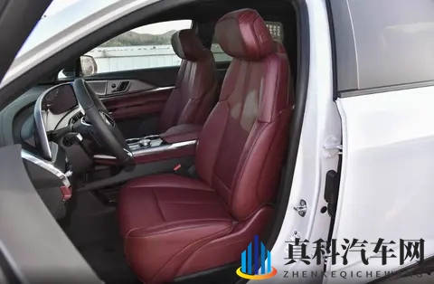 配置再升级，凯迪拉克XT5推出2026款新车，还是四款配置任你选-1