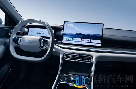 吉利掀桌！688万B级电混轿车配146寸大屏，一箱油跑1700公里-2