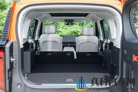 越野新选择!这款国产车,能当救命船用,还有华为鸿蒙系统-3