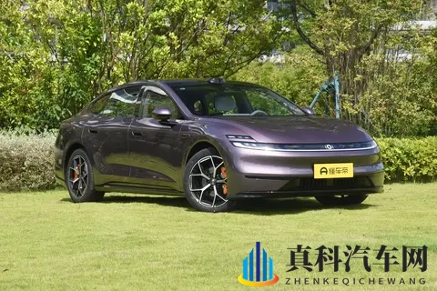 长安启源A06来袭，800V平台+6C闪充+激光雷达，这款新家轿香不香?-3