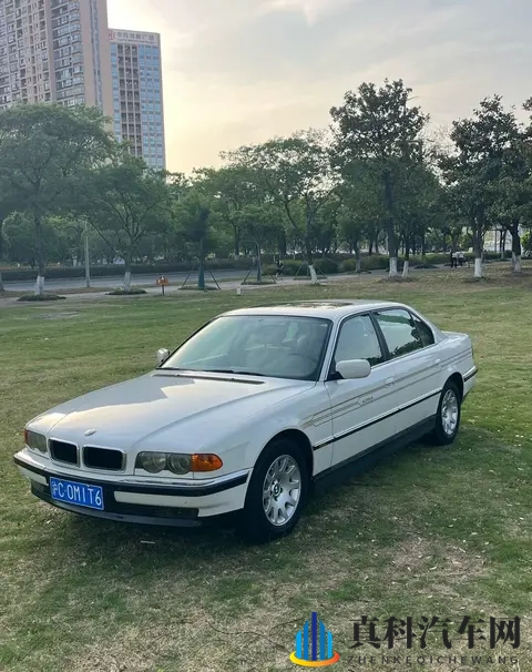 奢华进化or操控妥协？1996款BMW 7系的双面魅力-2