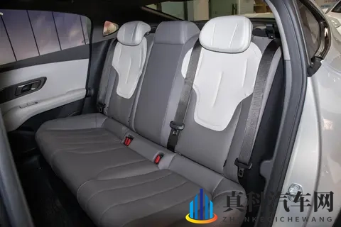 1399万起的深蓝L06，竟标配激光雷达和磁流变悬架？-1