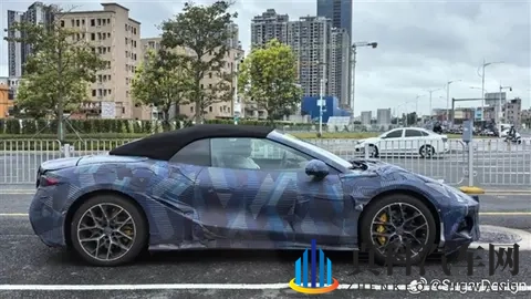 比亚迪再发个性化跑车!双门软顶版敞篷版腾势Z实车首曝-3