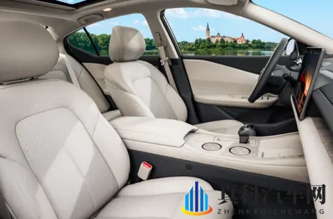 2026 款沃尔沃 XC90 后备箱改用户心坎上了吗?-1