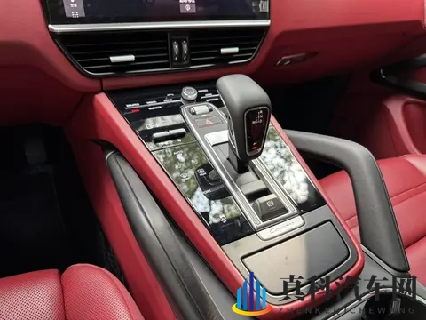 一手保时捷Cayenne：三年车龄，558万，奶爸的豪华之选？-2