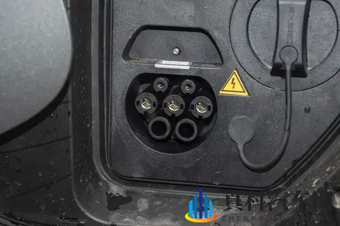 2025款星纪元ET增程版 Pro高速辅助驾驶:实用与科技的平衡之选-1