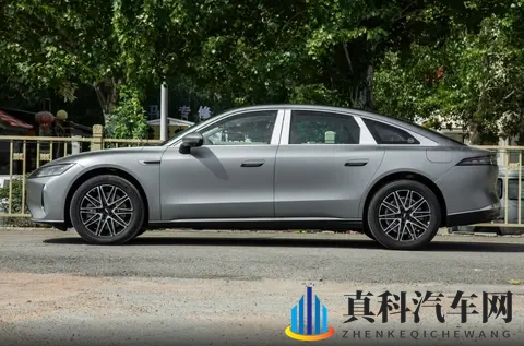 奇瑞推出的中大型车，长超5米+零百79s，15万可拿下，风云A9L-2