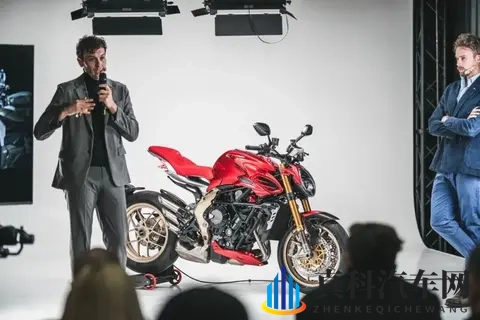 暴徒新贵登场！全球限量300台，MV奥古斯塔Brutale 950 米兰展首发-3