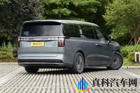 豪华MPV新选择？极氪009全方位解析，限时权益加持值不值得冲-3