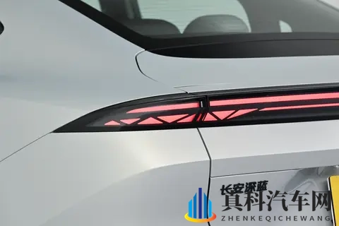 深蓝L06:预售刚开,1399万起就让中型纯电轿跑圈子热闹起来了-3