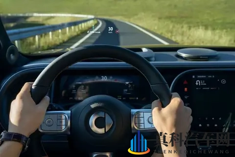 实测油耗52L,开出去像奔驰,16万混动SUV怎么选?-2