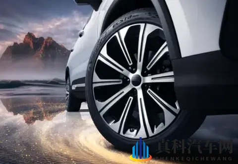 豪越L真听劝了！新增15T+5座版，轴距2825mm，后备厢达628升-2