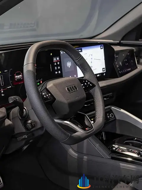 国产加长板上钉钉, 全新奥迪Q5海外实车曝光！内饰科技感直接拉满-3