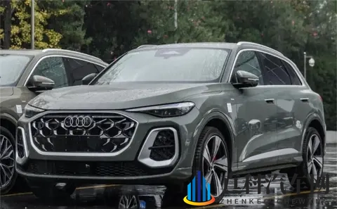 全新外观_三屏内饰，全新奥迪Q5L实车现身，搭华为驾辅_20T动力-2