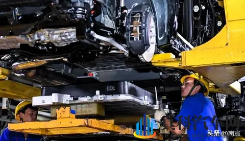 中国车卖爆全球,老外开始慌了,制造业铁律要重写-1