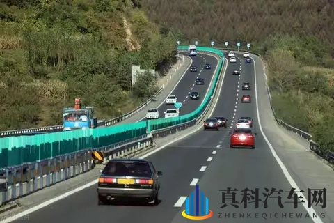 为何燃油车一箱油跑500公里很轻松，电车满电跑600公里却很难？-3