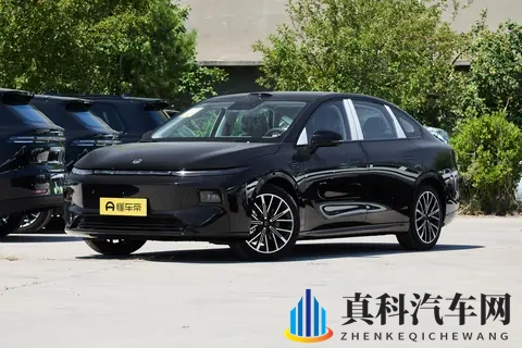 空间大、续航长、配置高,起售价不到9万元,零跑B01能买吗?-2