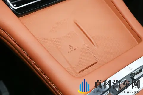 15万级插混大七座SUV，山海L7PLUS适合家庭出行-3