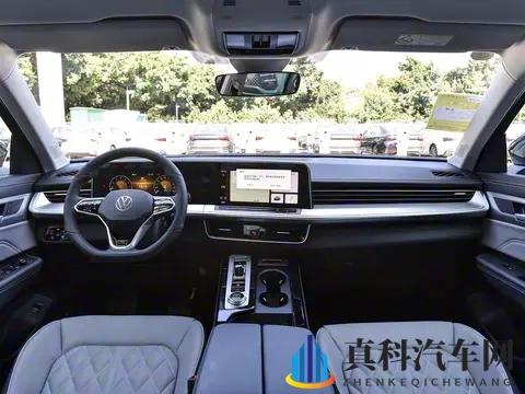 2026款大众揽巡售价2429万起，大尺寸车身依旧霸气，配20T四驱-3