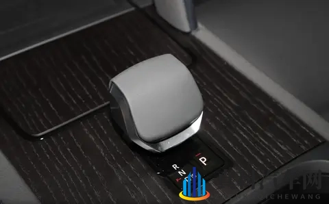 能家用能越野，路虎发现运动产品力均衡，共有三款配置可选-1