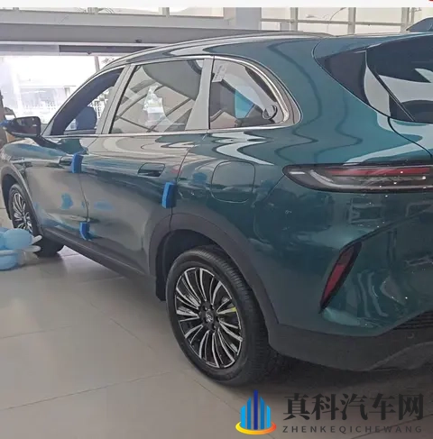 您更青睐第五代瑞虎8的哪一款车型？-3