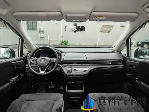 这款日系MPV售价很亲民，配大空间+20L混动，乘全家舒适出行首选-3