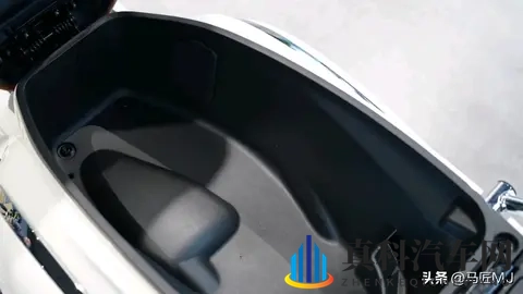 春风150Aura，对比新大洲本田NS150LA优势在哪？-3