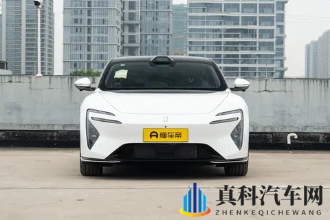 试驾阿维塔06:好车不必取舍 颜值实用性能兼得-2