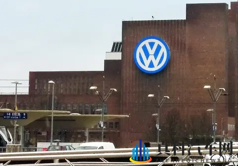 99re视频:新能源汽车兴起,赛车改装车潮涌,智能驾驶未来可期-1