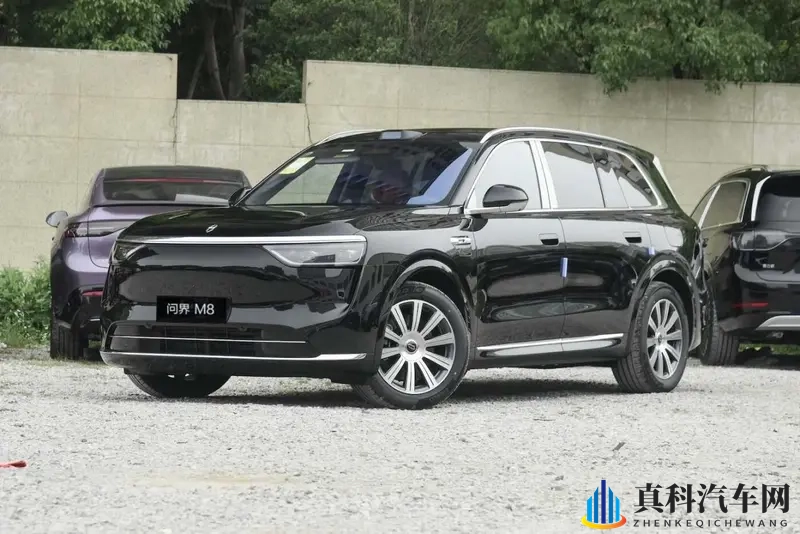 增程大六座二选一：问界M8对比理想L8，谁能一步到位？-1