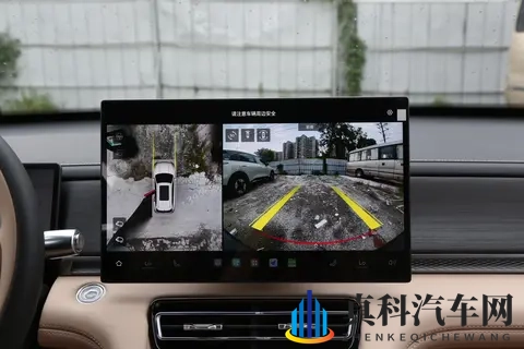 15万级中型SUV，7座空间灵活，续航能力强，家用合适吗？-1