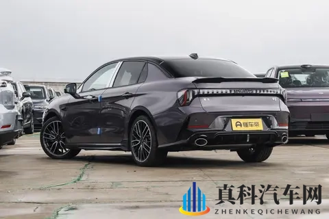 领克03 2026款 20TD AT Ultra：性能与智能兼备的紧凑型轿车-1