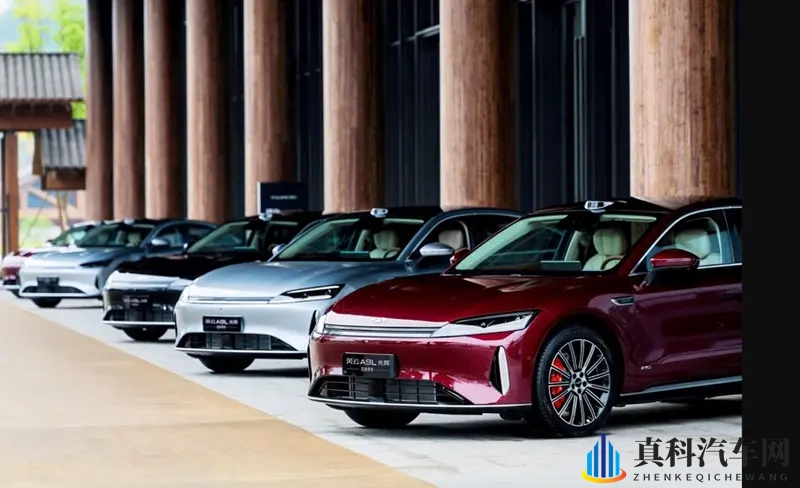 把高端配置卖成“白菜价”?奇瑞风云A9L光辉版配置解析-1