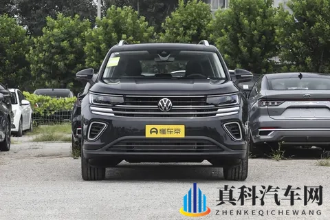 60岁女人如狼似虎的身材特点:成熟女性体态,丰盈健美风韵-1