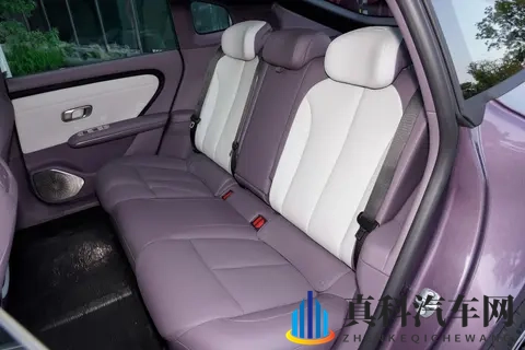 侯明昊代言欧拉5，预售价1098万起，酷炫来袭-1