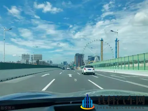 开车12年后，才明白高速上并不是越快越好，都是吃亏换的经验！-2