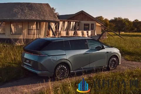 小鹏产品负责人解析电动三折叠设计 七座可秒变四座-2