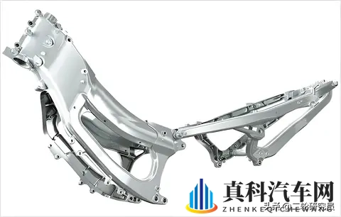 2款新车3大杀招！钱江这次要改写摩托车游戏规则？-3