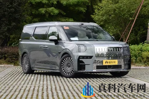 极氪009：明星同款MPV，39秒破百，续航702km，家用够不够？-3