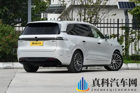 问界M9VS深蓝S09:两种不同的家庭用车理念-2