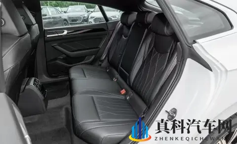 大众CC降价5万迎战 经典轿跑选哪个不吃亏?老车主实测告诉你真相-1