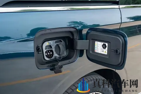 1411km续航+ADS 40，26款岚图梦想家太懂出行需求-3