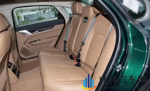 车长5102mm，全系标配20T引擎，捷豹XFL在售两款车型如何选？-3