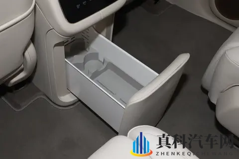 又一款大型SUV来了！3369万起，智己LS9正式开启预售-1